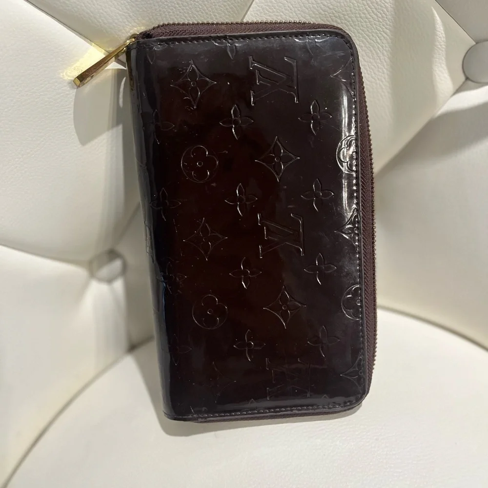 Louis Vuitton Brown Key Holder with Embossed Monogram
